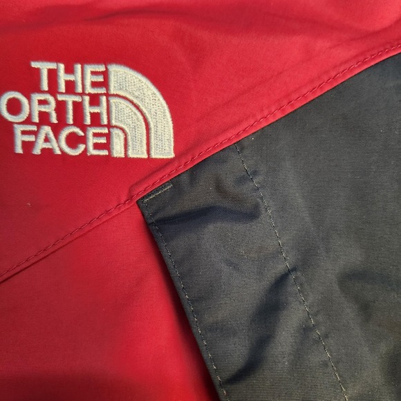 The North Face HyVent Jacket Mens Medium Red Hooded Waterproof Ski Parka Winter - Picture 4 of 13